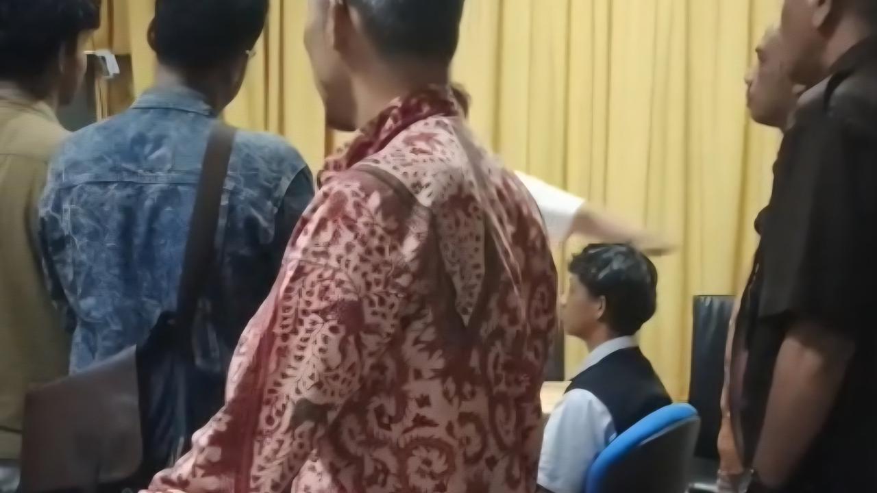 viral mahasiswa pnj sesama jenis ciuman