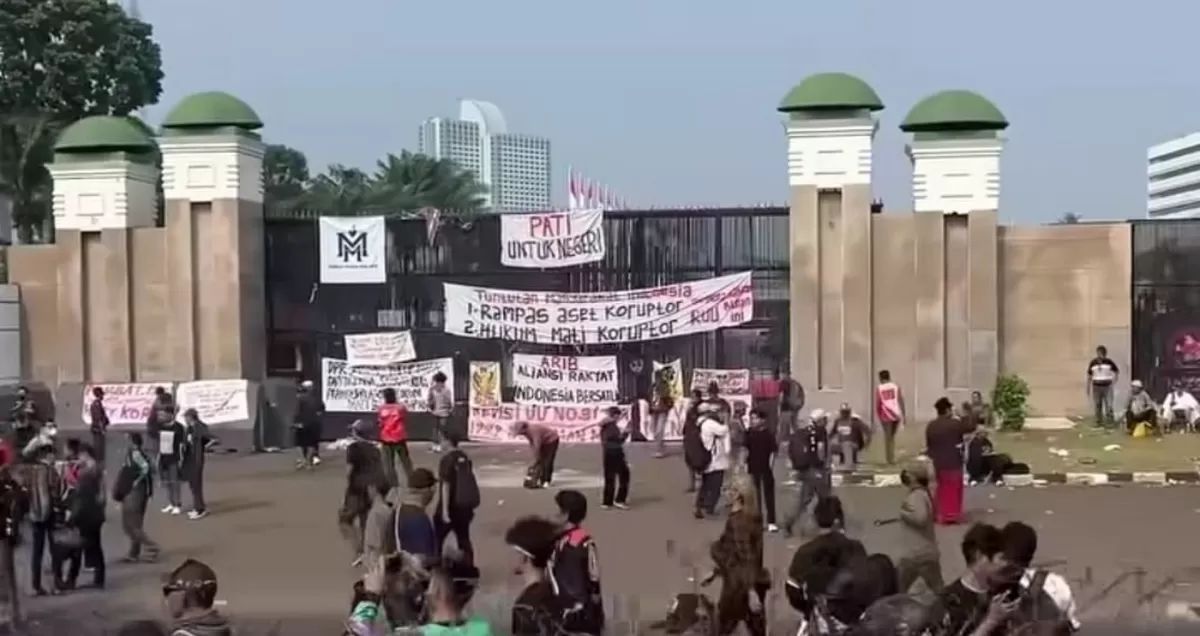 tuntutan demo 27 agustus